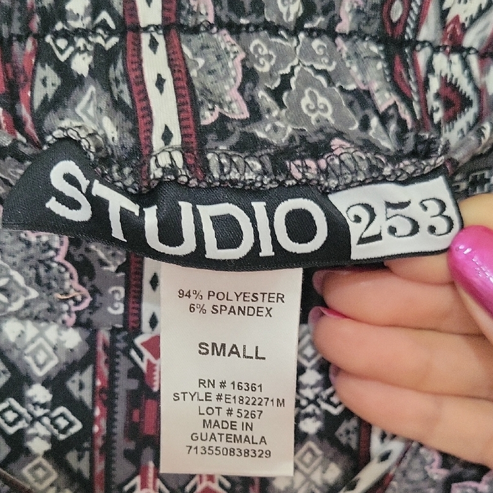 Studio Black and White Geometric Wide Leg Pants - Picture 4 of 5